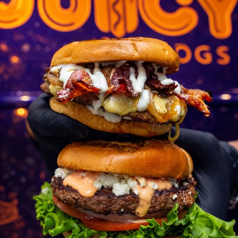 WHAT IS A SMASH BURGER?